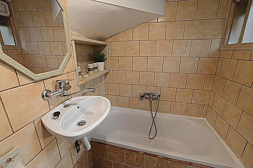 Cosy Little Modern-Rustic Apartment In Corfu Center. Esterno foto
